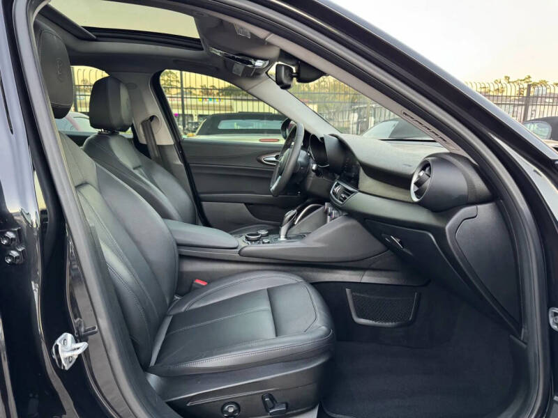 2018 Alfa Romeo Giulia Ti Lusso