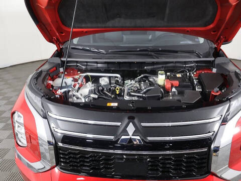 2025 Mitsubishi Outlander ES