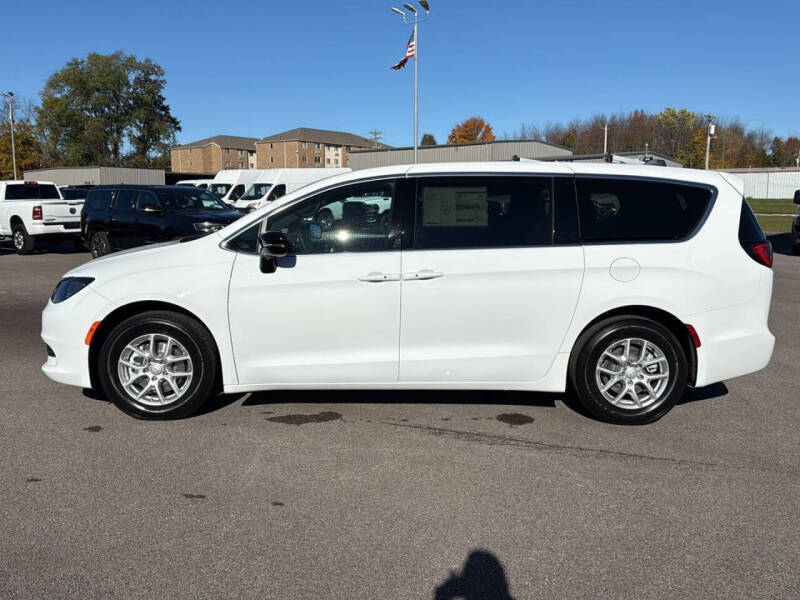 2026 Chrysler Voyager LX