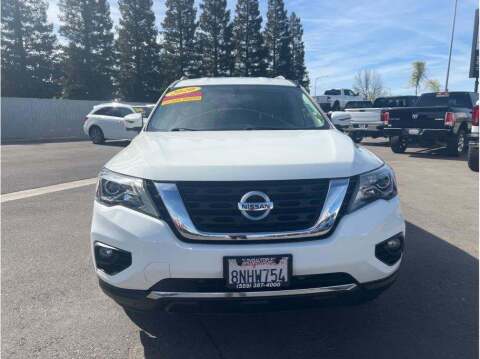 2020 Nissan Pathfinder for sale at Carros Usados Fresno in Clovis CA