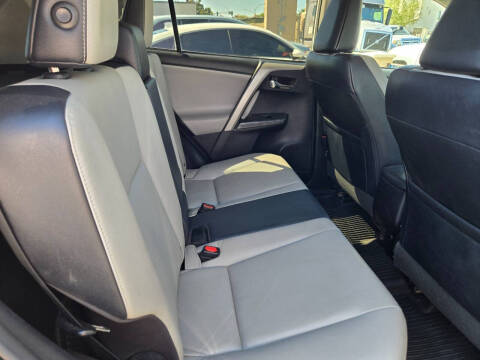 2017 Toyota RAV4 Platinum