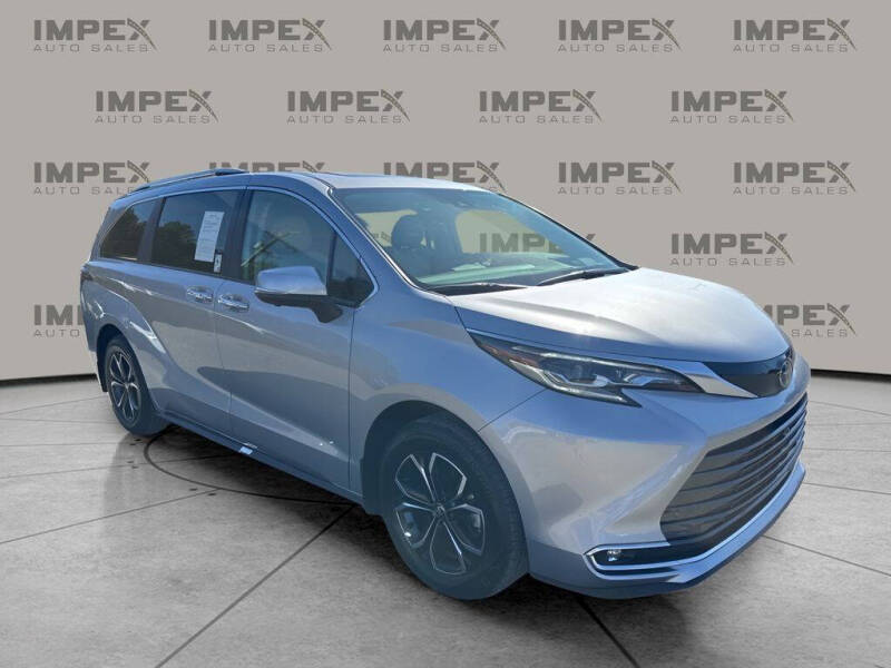 2025 Toyota Sienna Platinum 7-Passenger
