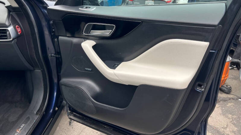 2017 Jaguar F-PACE 35t Prestige