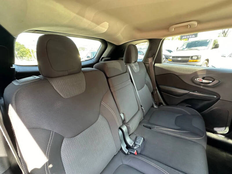 2016 Jeep Cherokee Latitude Altitude