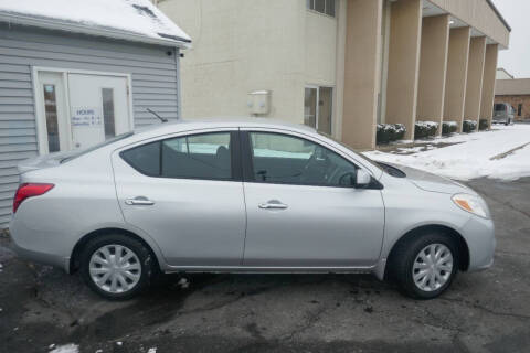 2013 Nissan Versa 1.6 SV