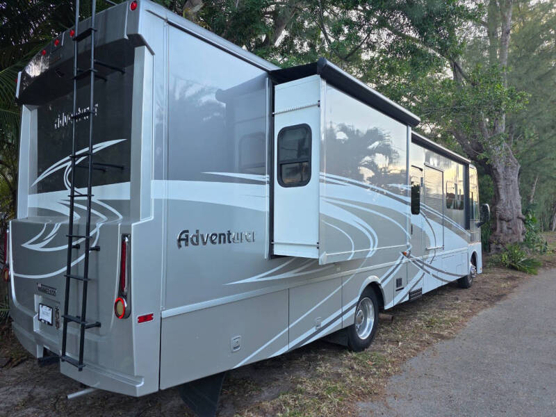 2017 Winnebago Adventurer 37