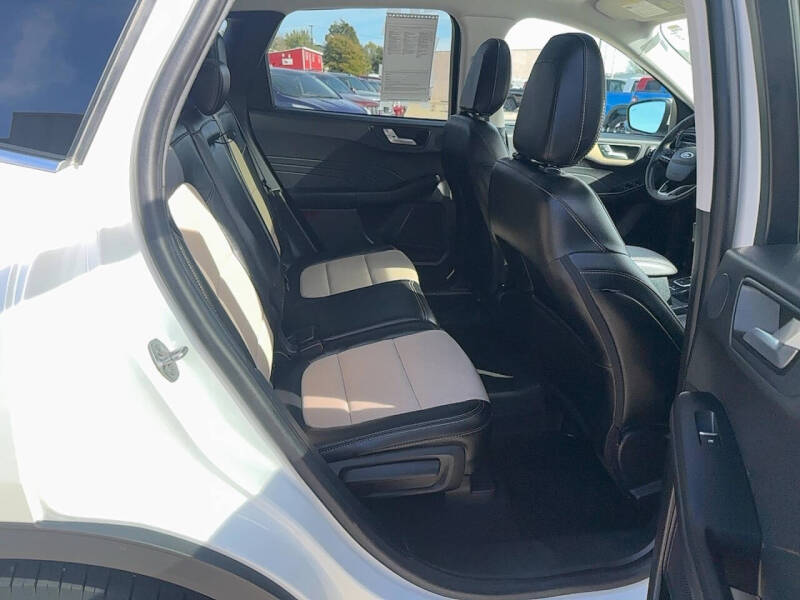 2022 Ford Escape Titanium