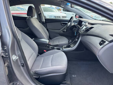 2014 Hyundai Elantra SE
