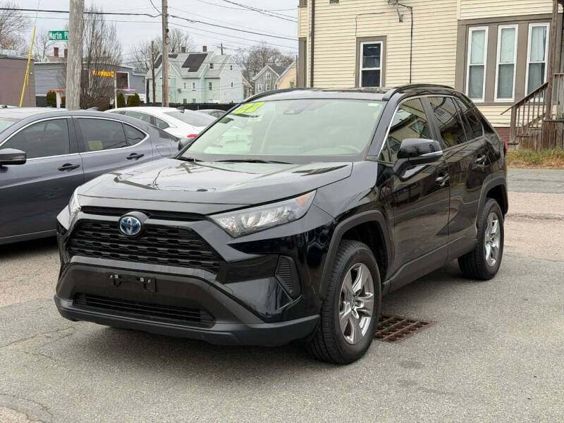 2022 Toyota RAV4 LE's photo