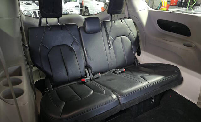 2022 Chrysler Pacifica Touring L