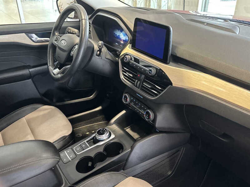 2022 Ford Escape Plug-In Hybrid Titanium