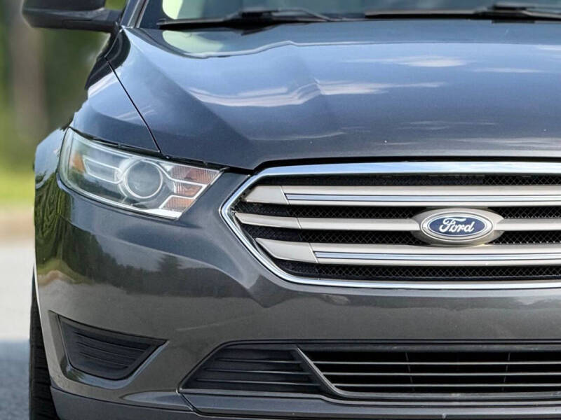 2016 Ford Taurus SE