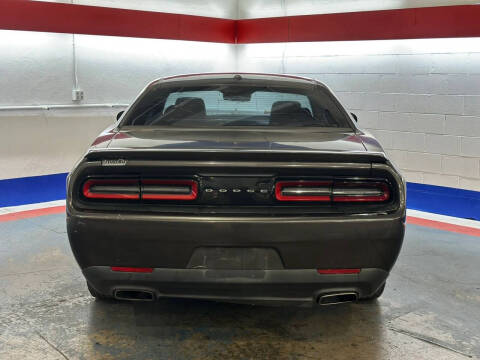 2015 Dodge Challenger SXT