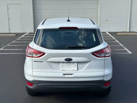 2014 Ford Escape S
