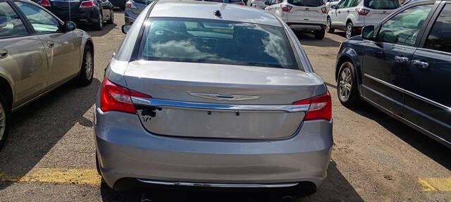 2013 Chrysler 200 Touring