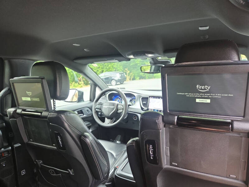 2022 Chrysler Pacifica Touring L