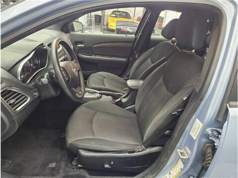 2013 Dodge Avenger SE