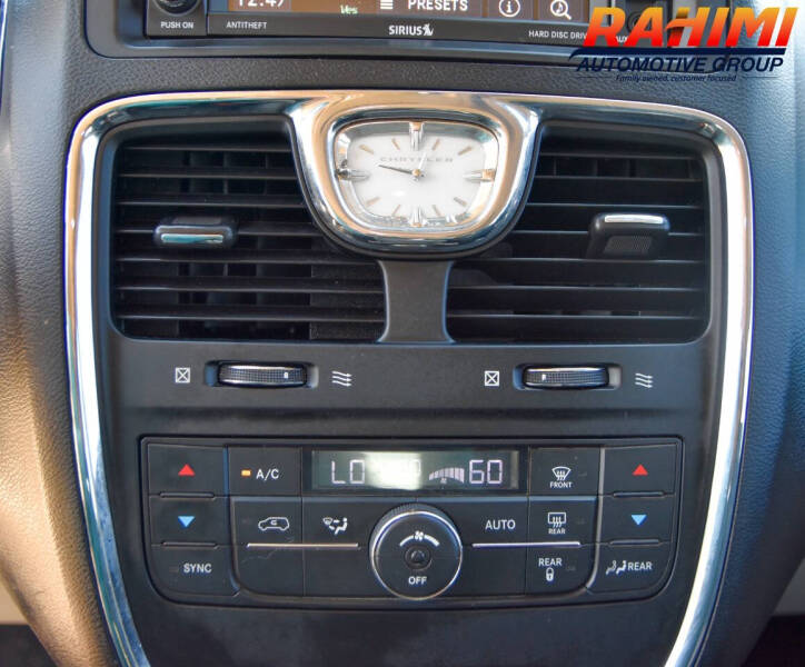 2014 Chrysler Town and Country Touring