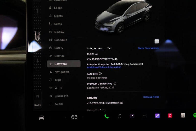 2023 Tesla Model X Standard Range