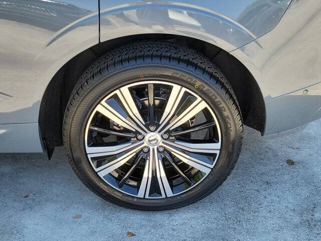 2023 Volvo XC60 B5 Plus Bright Theme