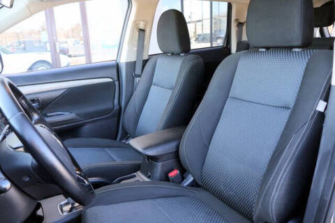 2016 Mitsubishi Outlander ES