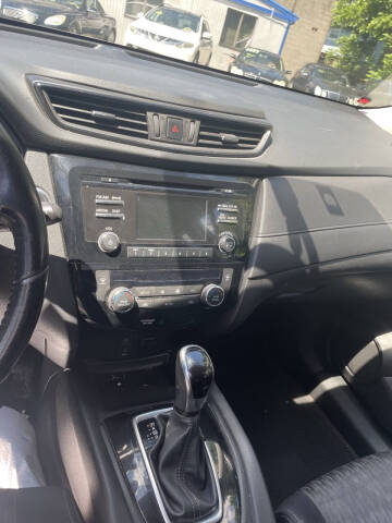 2017 Nissan Rogue SV
