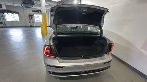 2025 Volvo S60 B5 Plus