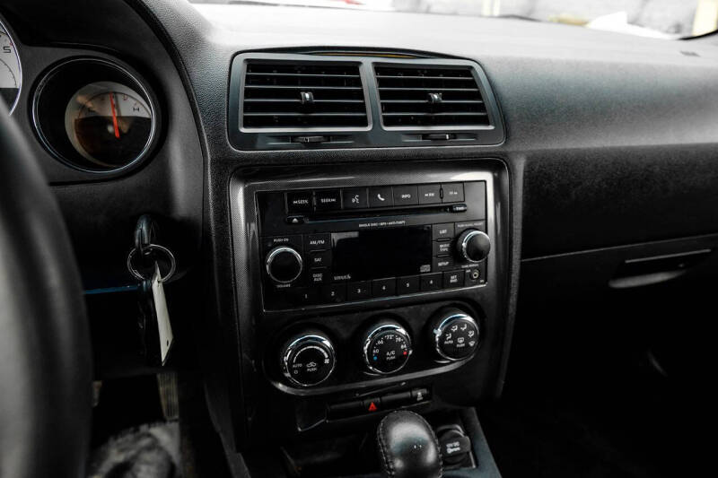 2014 Dodge Challenger SXT