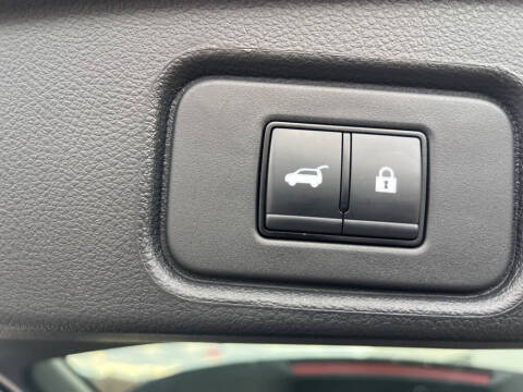 2023 Nissan Pathfinder SV