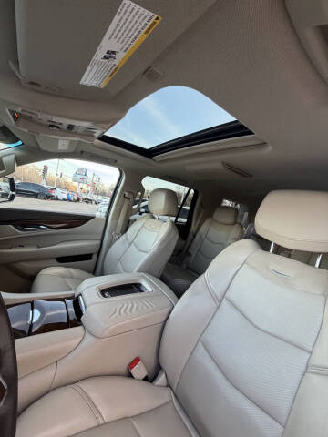 2017 Cadillac Escalade Luxury