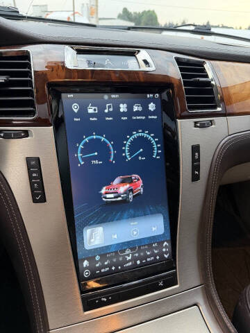 2013 Cadillac Escalade Platinum Edition