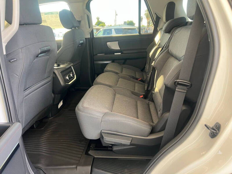 2025 Ford Expedition Active