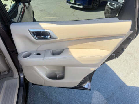 2015 Nissan Pathfinder SL