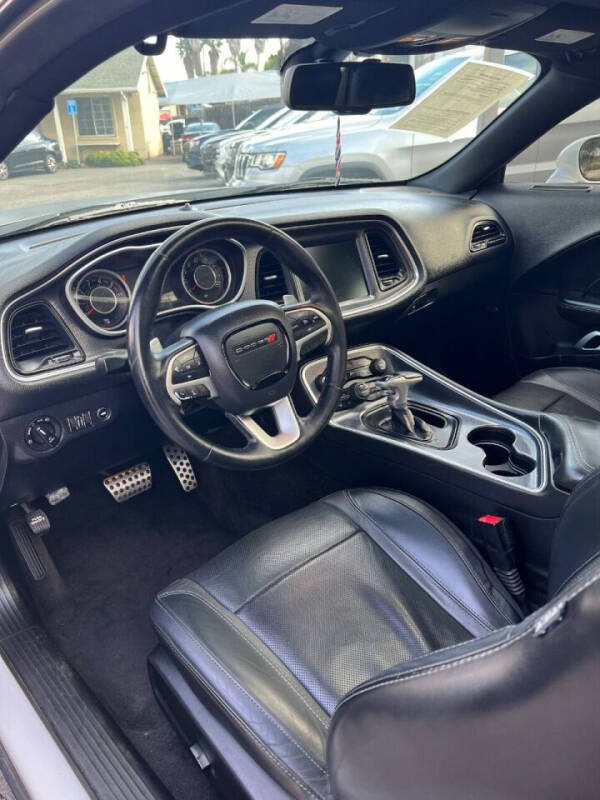 2015 Dodge Challenger SXT Plus