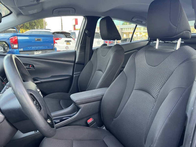 2019 Toyota Prius XLE