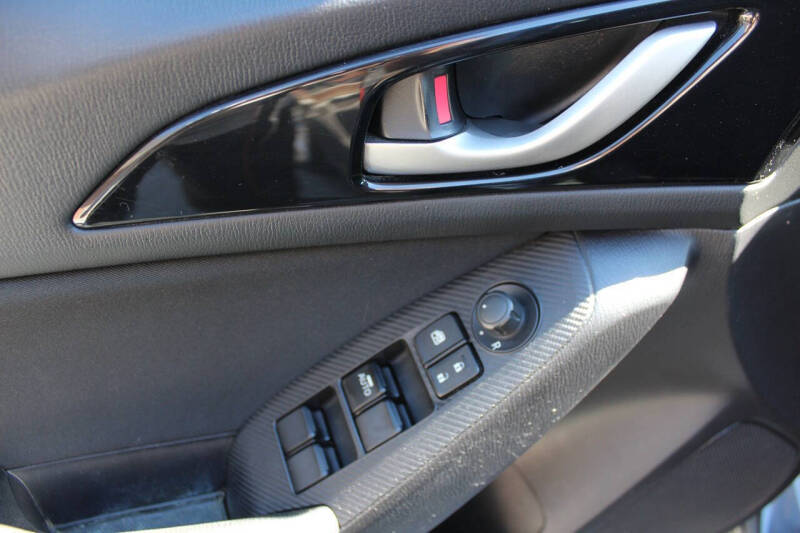 2015 Mazda MAZDA3 i Touring