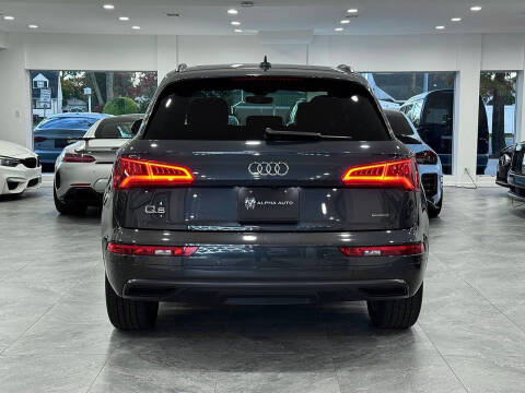 2020 Audi Q5 quattro Titanium Premium 45 TFSI