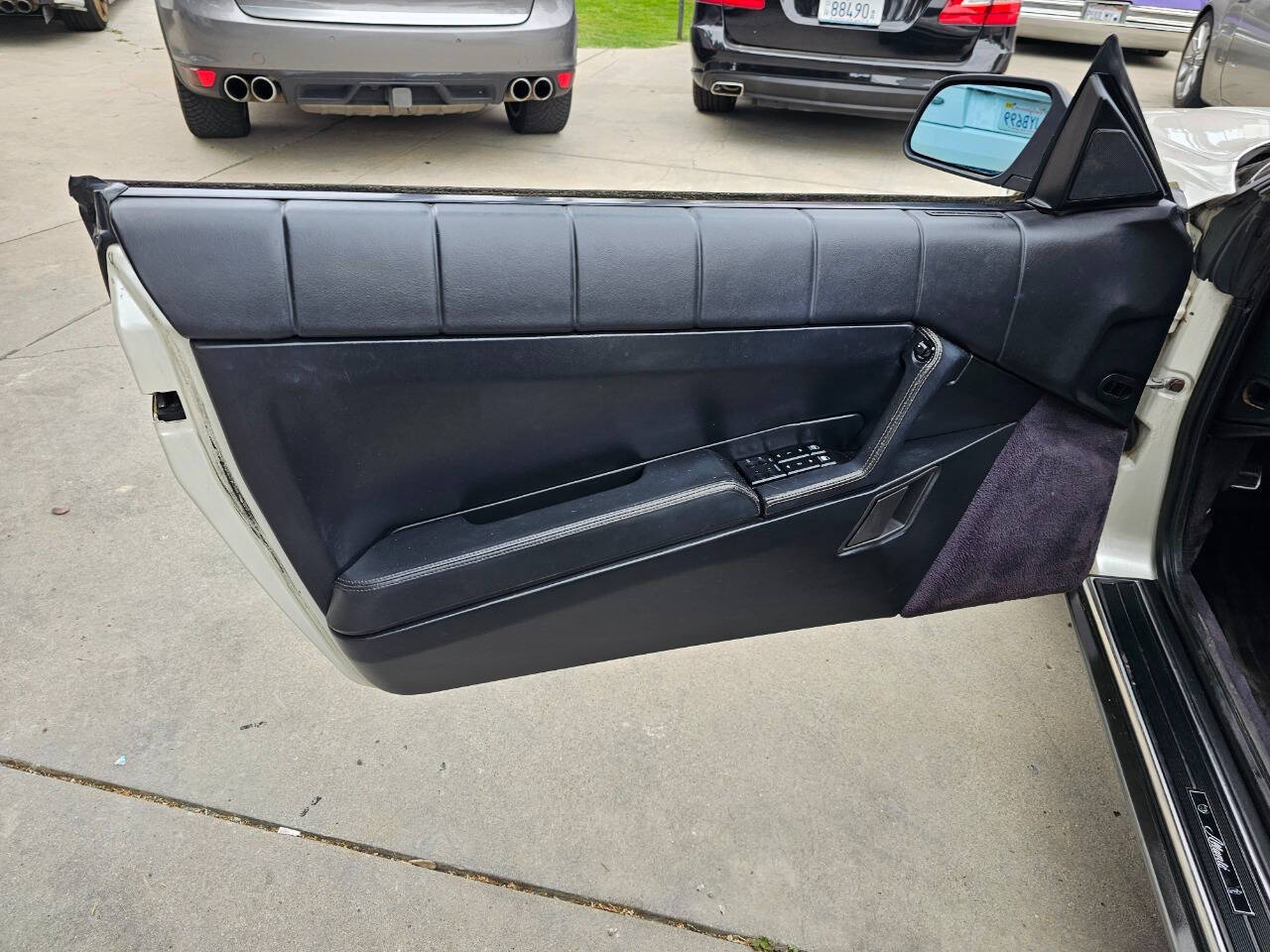 1993 Cadillac Allante 28