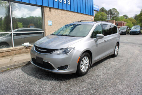 2017 Chrysler Pacifica for sale at 1st Choice Autos in Smyrna GA