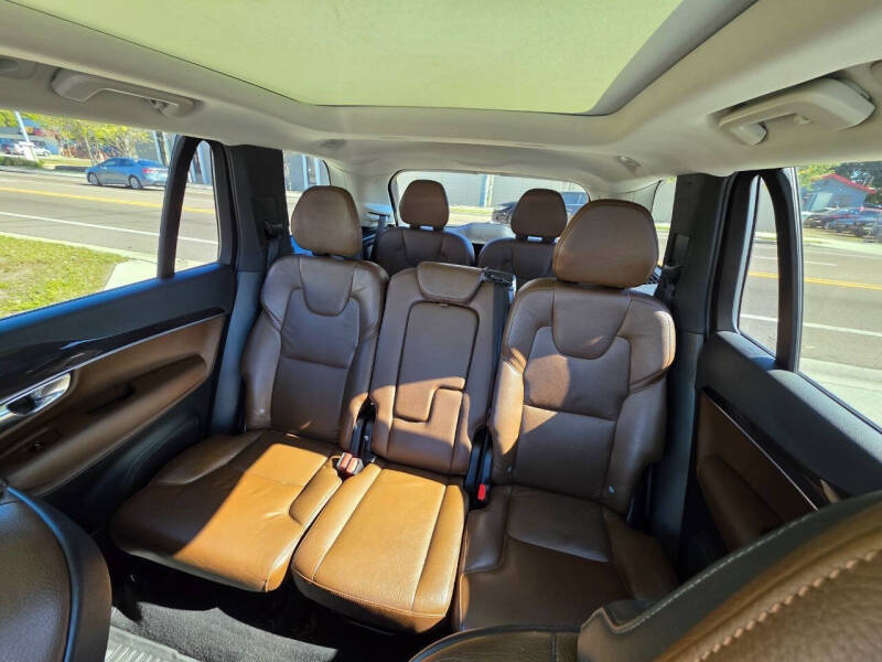 2019 Volvo XC90 T6 Momentum