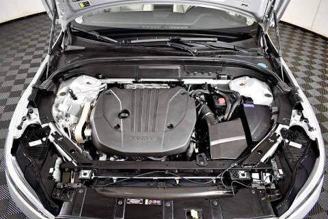 2022 Volvo XC60 B5 Momentum