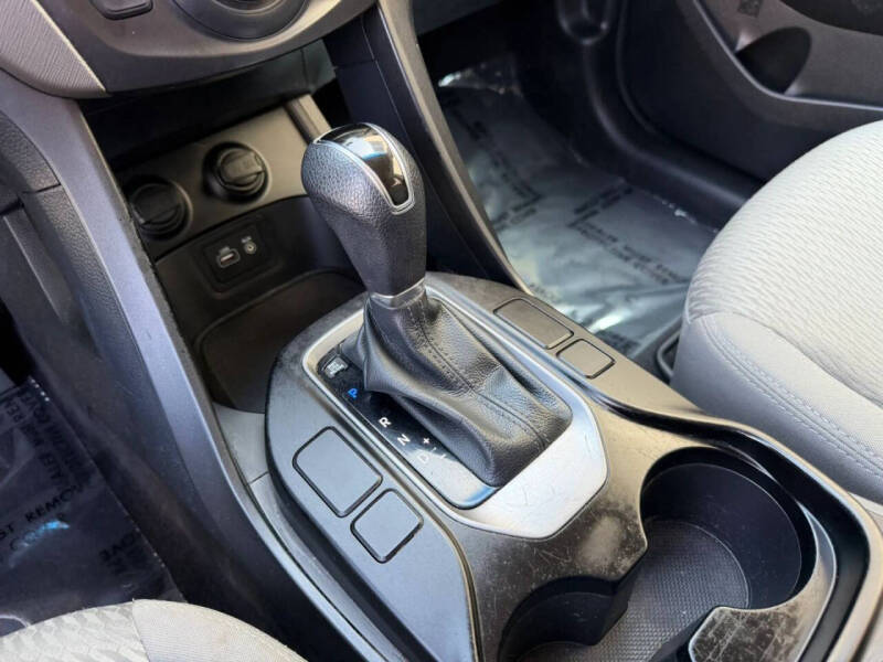 2017 Hyundai Santa Fe SE