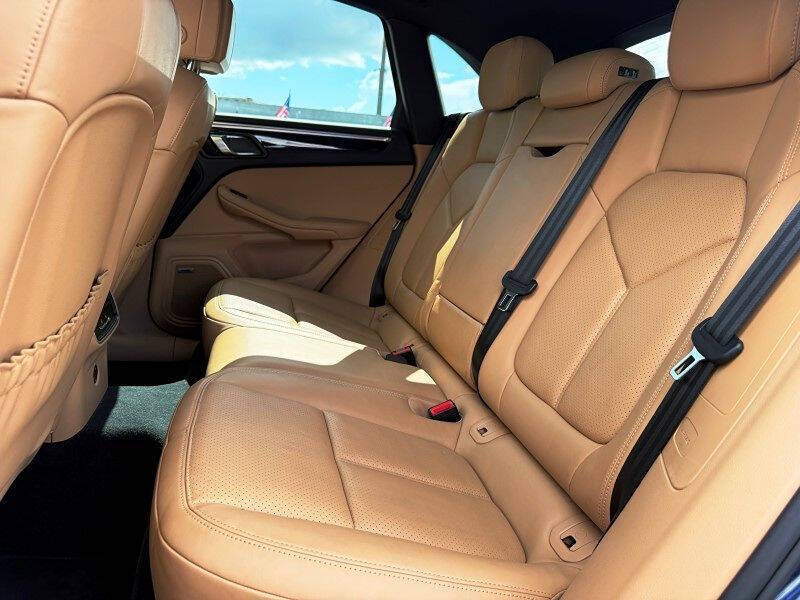 2017 Porsche Macan