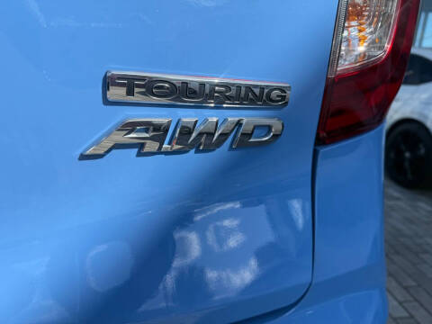 2021 Honda Pilot Touring w/Rear Captain's Chairs