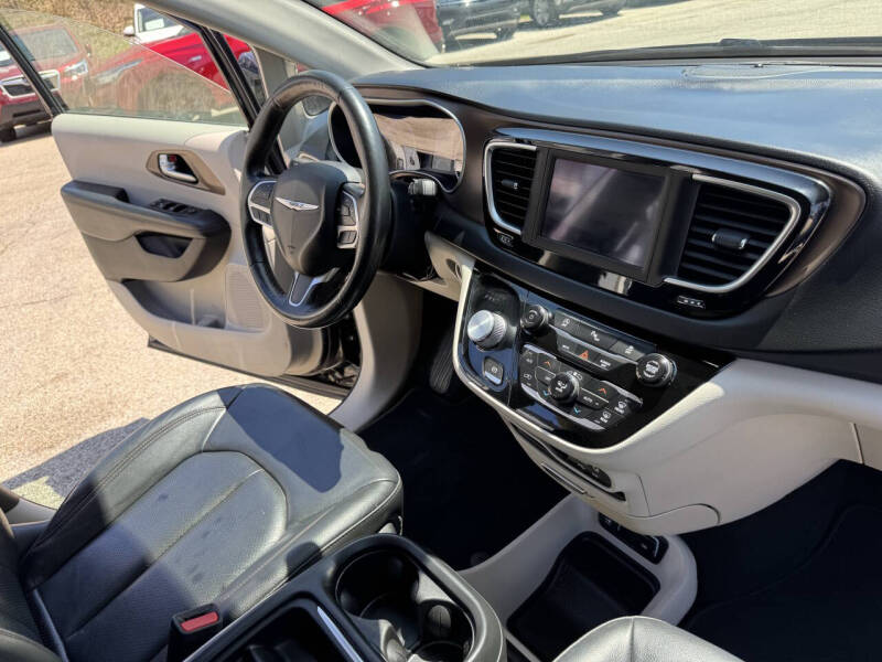 2019 Chrysler Pacifica Touring L
