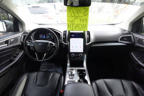 2022 Ford Edge Titanium