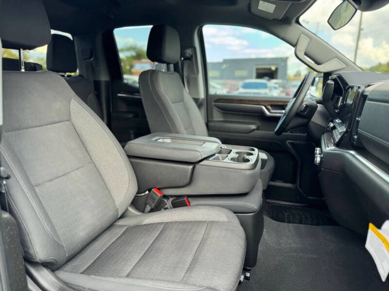 2024 GMC Sierra 1500 Elevation Standard