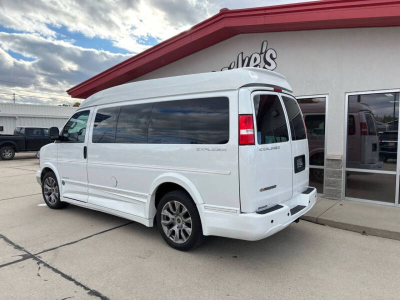 2022 Chevrolet Express 2500