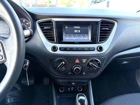 2022 Hyundai Accent SE
