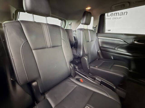 2017 Toyota Highlander SE